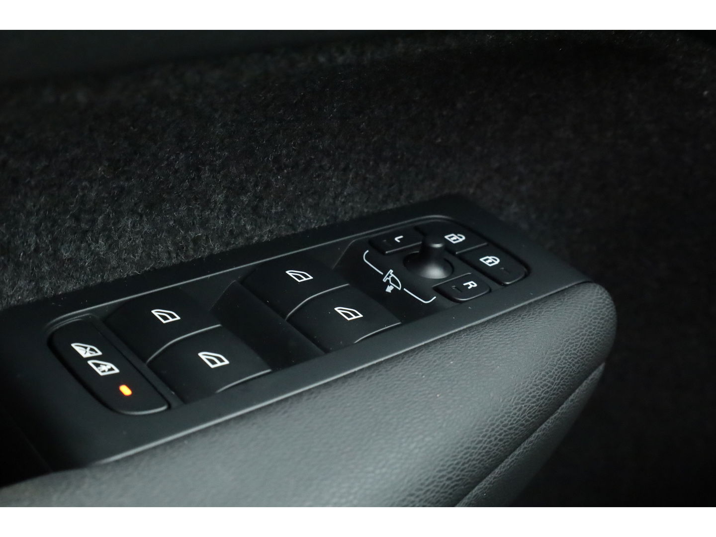 Volvo XC40 1.5 T5 Plug-in hybrid Ultimate Dark | Pano | Adapt. Cruise | 360cam | Stoel- Stuurverw. | Elek. Stoelen | H&K Audio