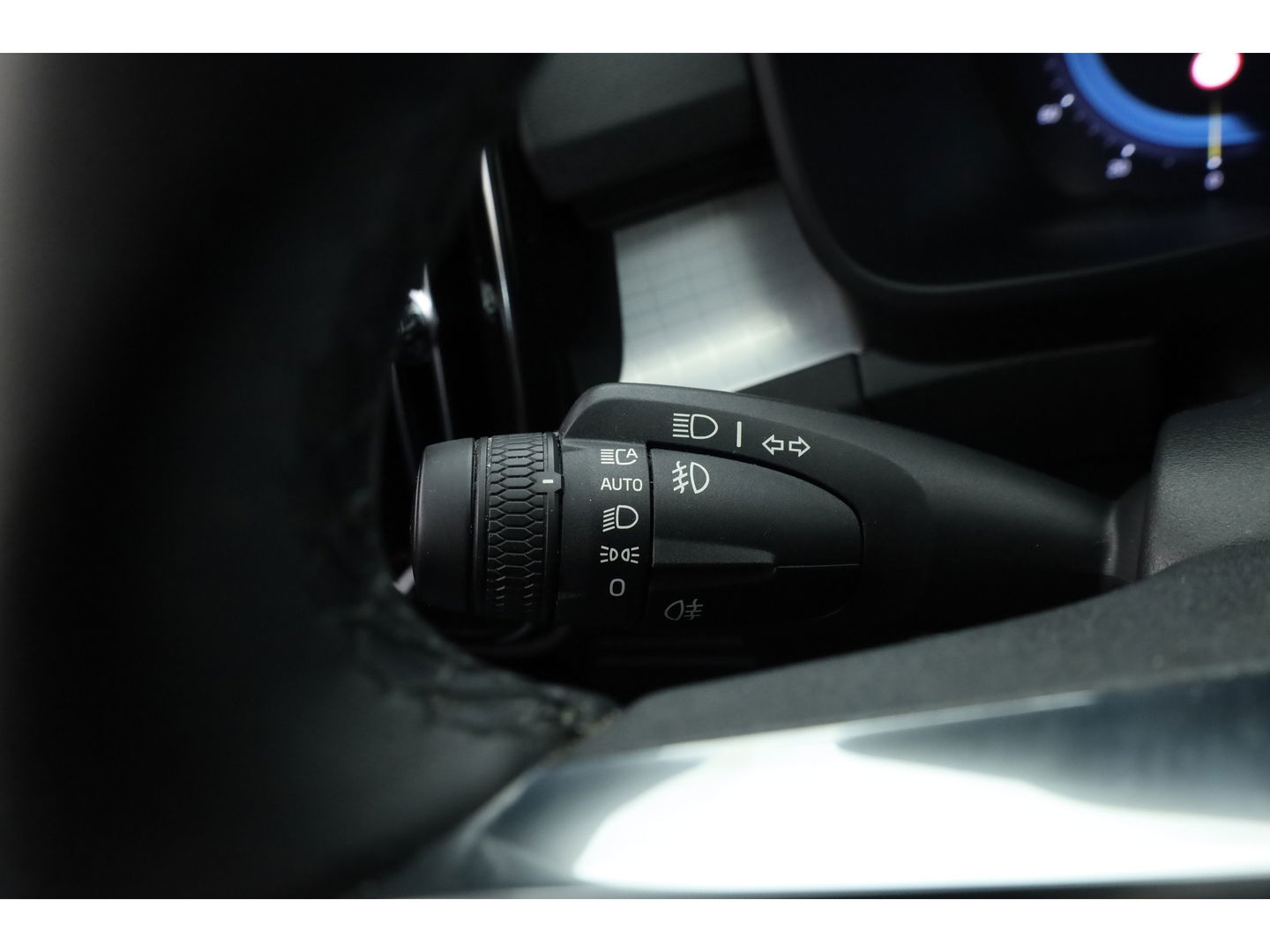 Volvo XC40 2.0 B3 Core | Pilot Assist | Keyless | Stoel- Stuurverw. | Camera | Apple CarPlay & Android Auto | 18''