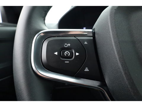 Volvo XC40 2.0 B3 Core | Pilot Assist | Keyless | Stoel- Stuurverw. | Camera | Apple CarPlay & Android Auto | 18''