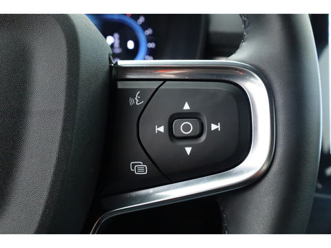 Volvo XC40 2.0 B3 Core | Pilot Assist | Keyless | Stoel- Stuurverw. | Camera | Apple CarPlay & Android Auto | 18''