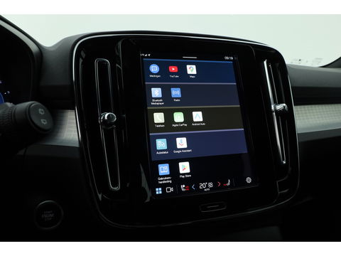 Volvo XC40 2.0 B3 Core | Pilot Assist | Keyless | Stoel- Stuurverw. | Camera | Apple CarPlay & Android Auto | 18''