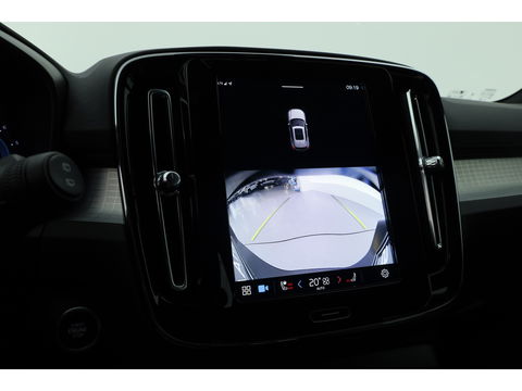 Volvo XC40 2.0 B3 Core | Pilot Assist | Keyless | Stoel- Stuurverw. | Camera | Apple CarPlay & Android Auto | 18''
