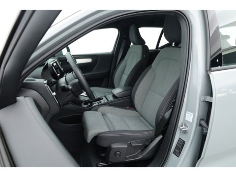 Volvo XC40 2.0 B3 Core | Pilot Assist | Keyless | Stoel- Stuurverw. | Camera | Apple CarPlay & Android Auto | 18''