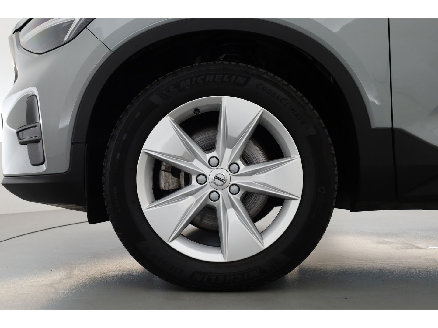 Volvo XC40 2.0 B3 Core | Pilot Assist | Keyless | Stoel- Stuurverw. | Camera | Apple CarPlay & Android Auto | 18''