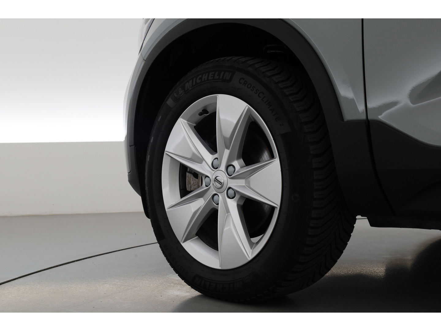 Volvo XC40 2.0 B3 Core | Pilot Assist | Keyless | Stoel- Stuurverw. | Camera | Apple CarPlay & Android Auto | 18''