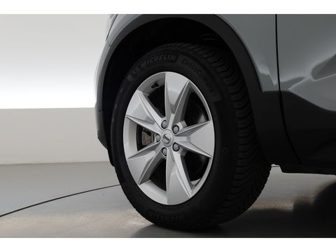 Volvo XC40 2.0 B3 Core | Pilot Assist | Keyless | Stoel- Stuurverw. | Camera | Apple CarPlay & Android Auto | 18''
