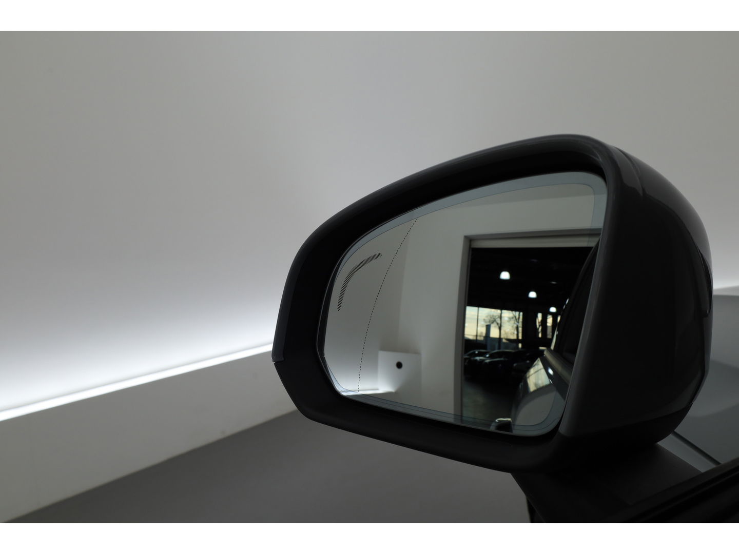 Volvo XC40 2.0 B3 Core | Pilot Assist | Keyless | Stoel- Stuurverw. | Camera | Apple CarPlay & Android Auto | 18''