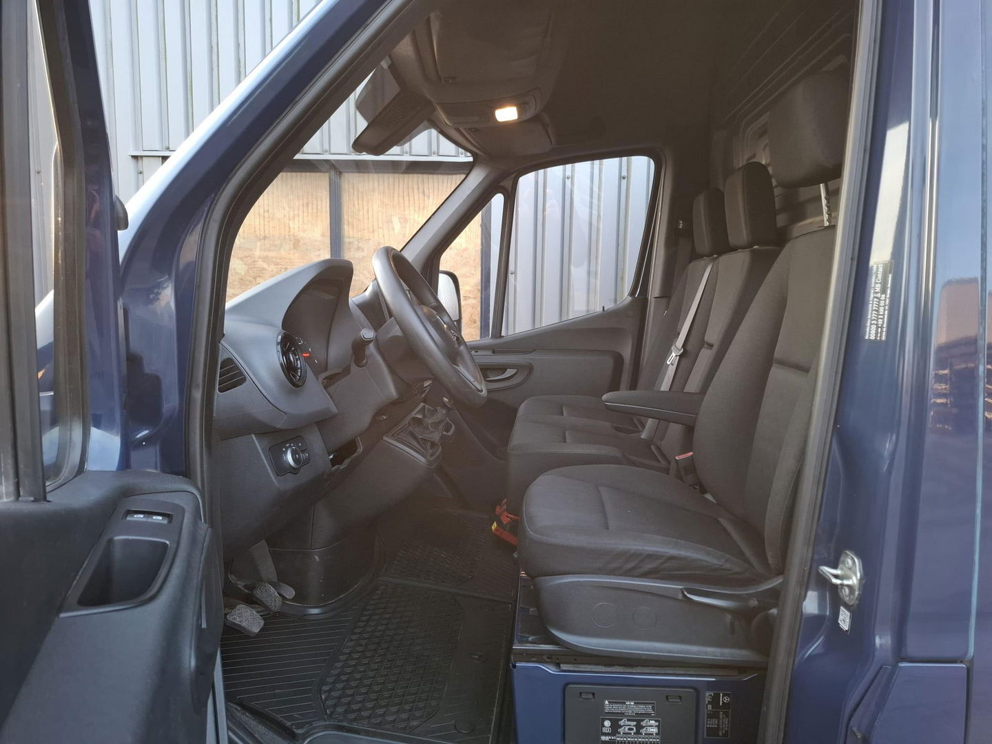 Mercedes-Benz Sprinter 311 CDI GB L2 FWD Functional 3.5T / AIRCO / CAMERA / 3 ZITS / DEALER ONDERHOUDEN / NAVI