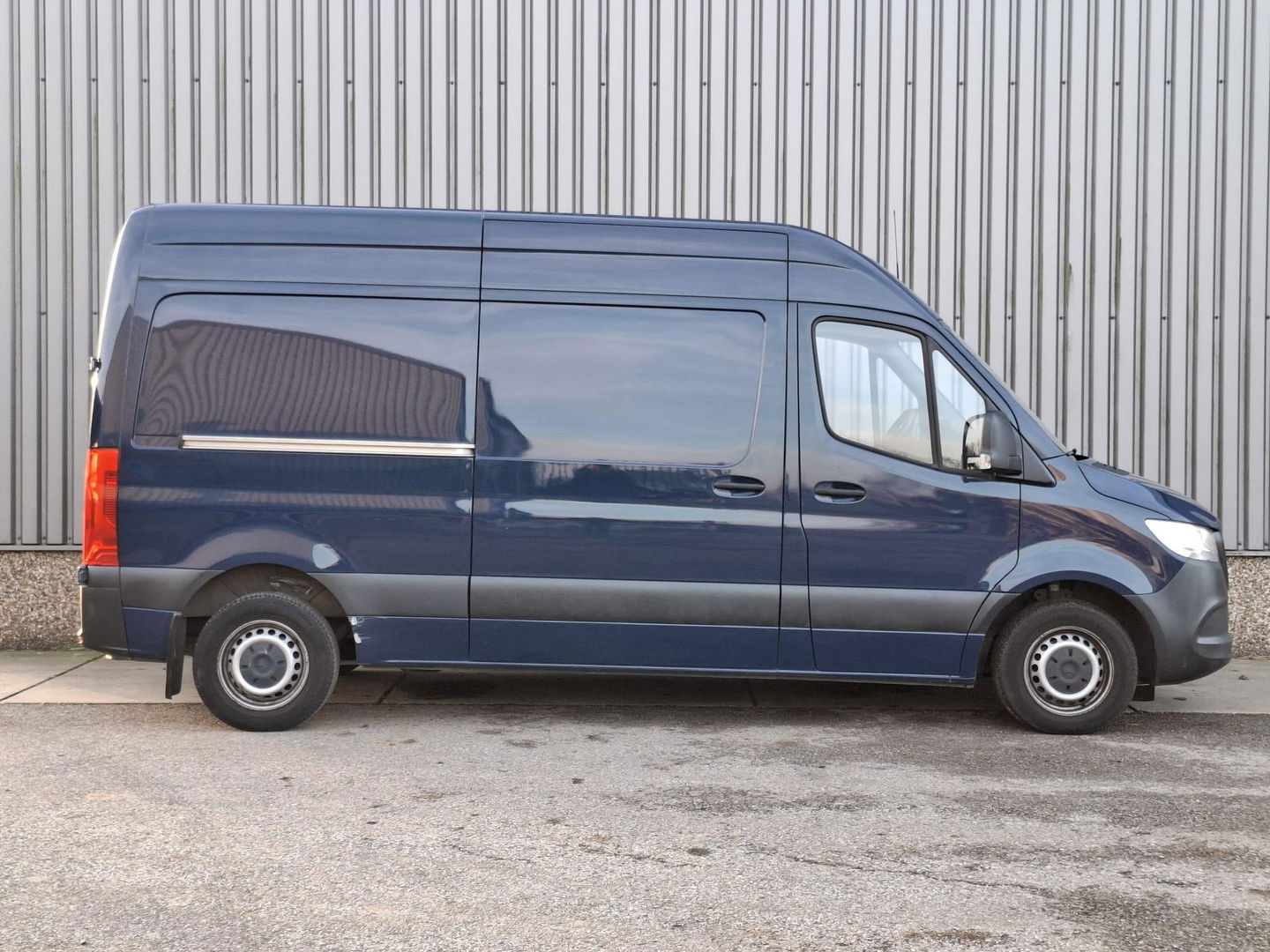Mercedes-Benz Sprinter 311 CDI GB L2 FWD Functional 3.5T / AIRCO / CAMERA / 3 ZITS / DEALER ONDERHOUDEN / NAVI