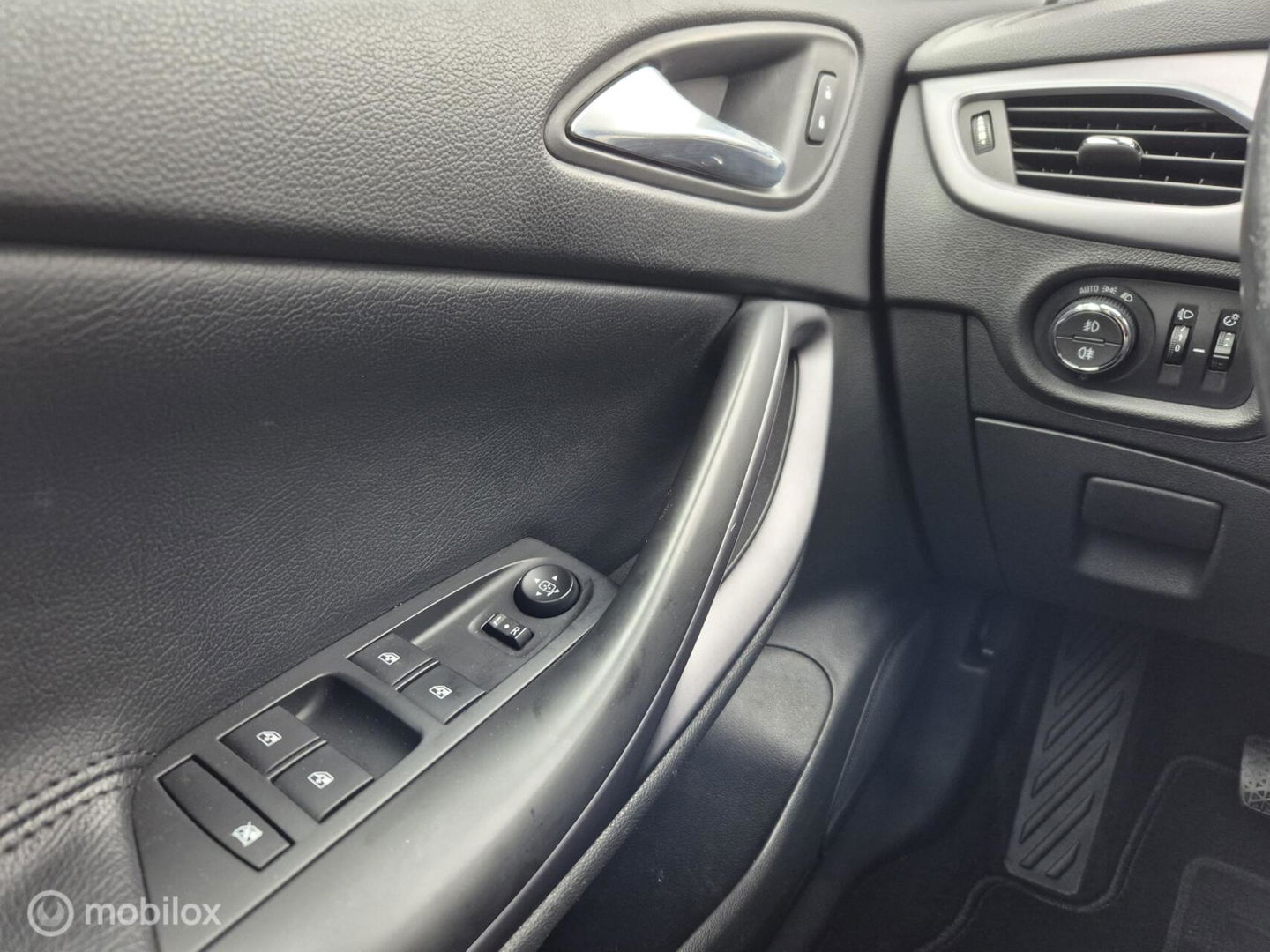 Opel Astra 1.0 Business+, Leer, Carplay, Navi, Trekhaak, LED