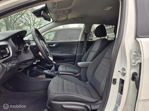 Kia Stonic 1.0 T-GDi DynamicPlusLine 120 PK, Trekhaak, NAP!