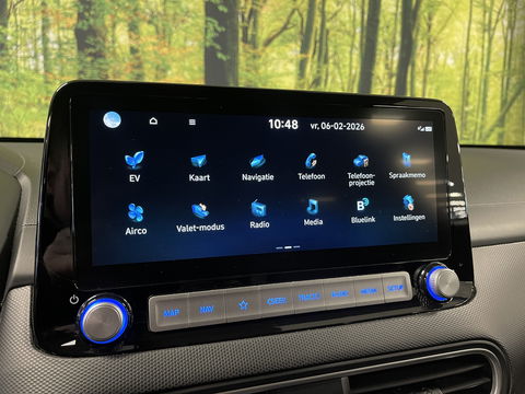 Hyundai KONA EV Comfort 64 kWh 3-Fase | SOH 100% | Adaptive Cruise Control | Achteruitrijcamera | Lederen Bekleding | Parkeersensoren Achter | Stoelverwarming | Keyless | Apple Carplay | Android Auto |