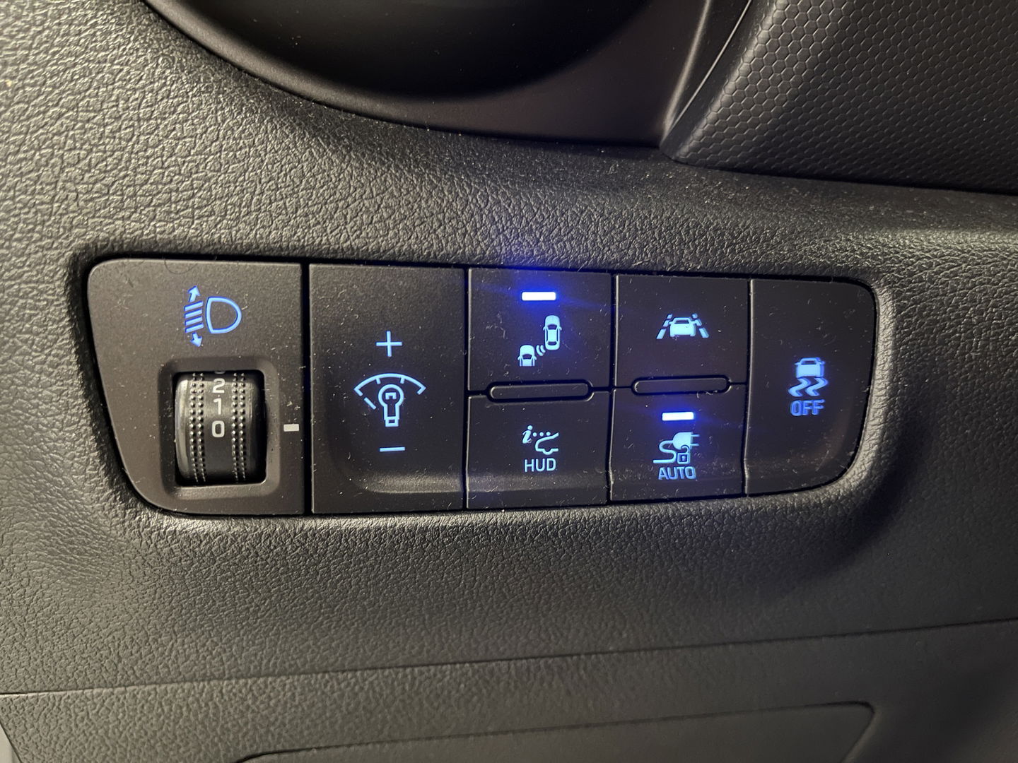 Hyundai KONA EV Comfort 64 kWh 3-Fase | SOH 100% | Adaptive Cruise Control | Achteruitrijcamera | Lederen Bekleding | Parkeersensoren Achter | Stoelverwarming | Keyless | Apple Carplay | Android Auto |