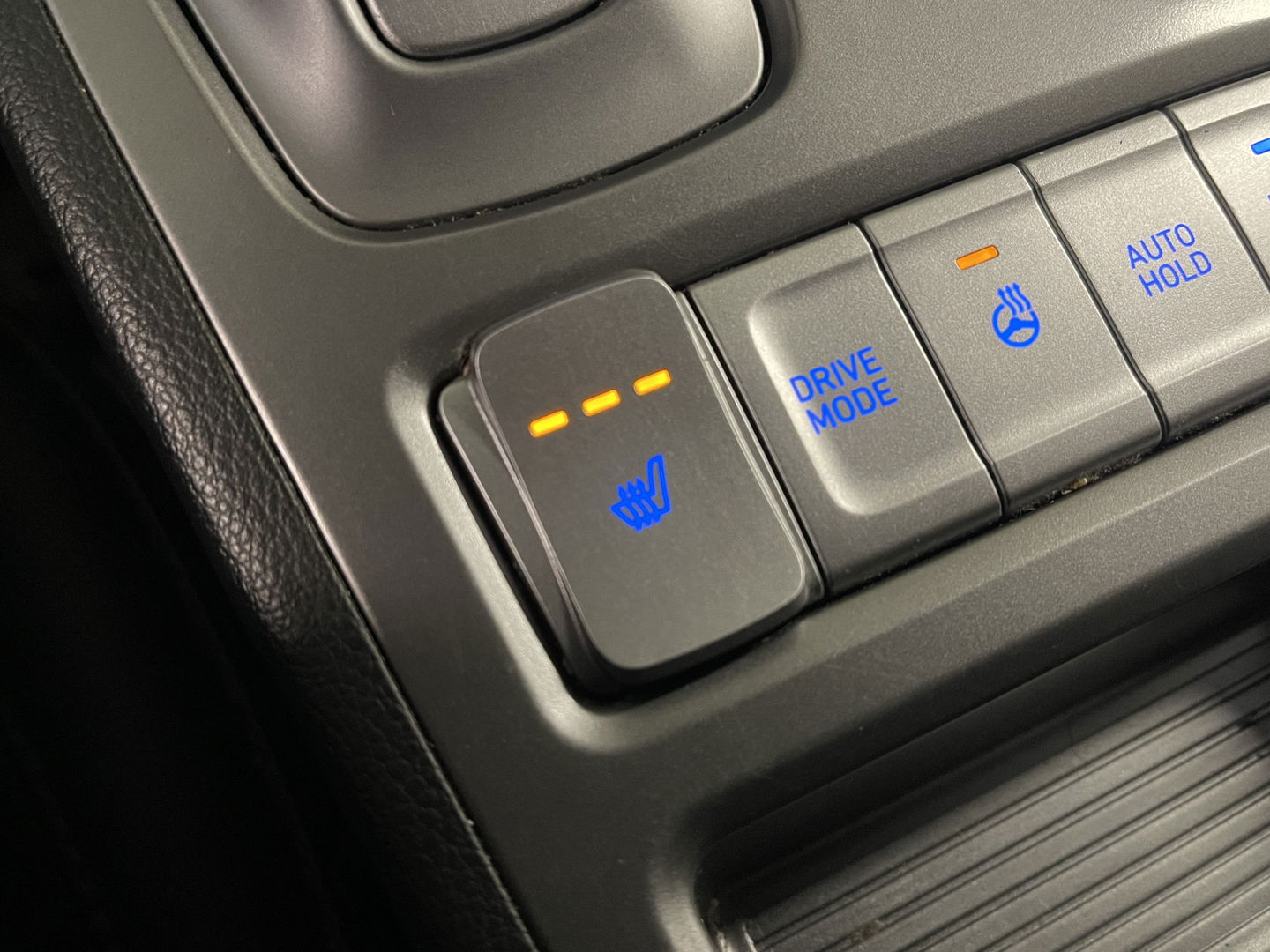 Hyundai KONA EV Comfort 64 kWh 3-Fase | SOH 100% | Adaptive Cruise Control | Achteruitrijcamera | Lederen Bekleding | Parkeersensoren Achter | Stoelverwarming | Keyless | Apple Carplay | Android Auto |