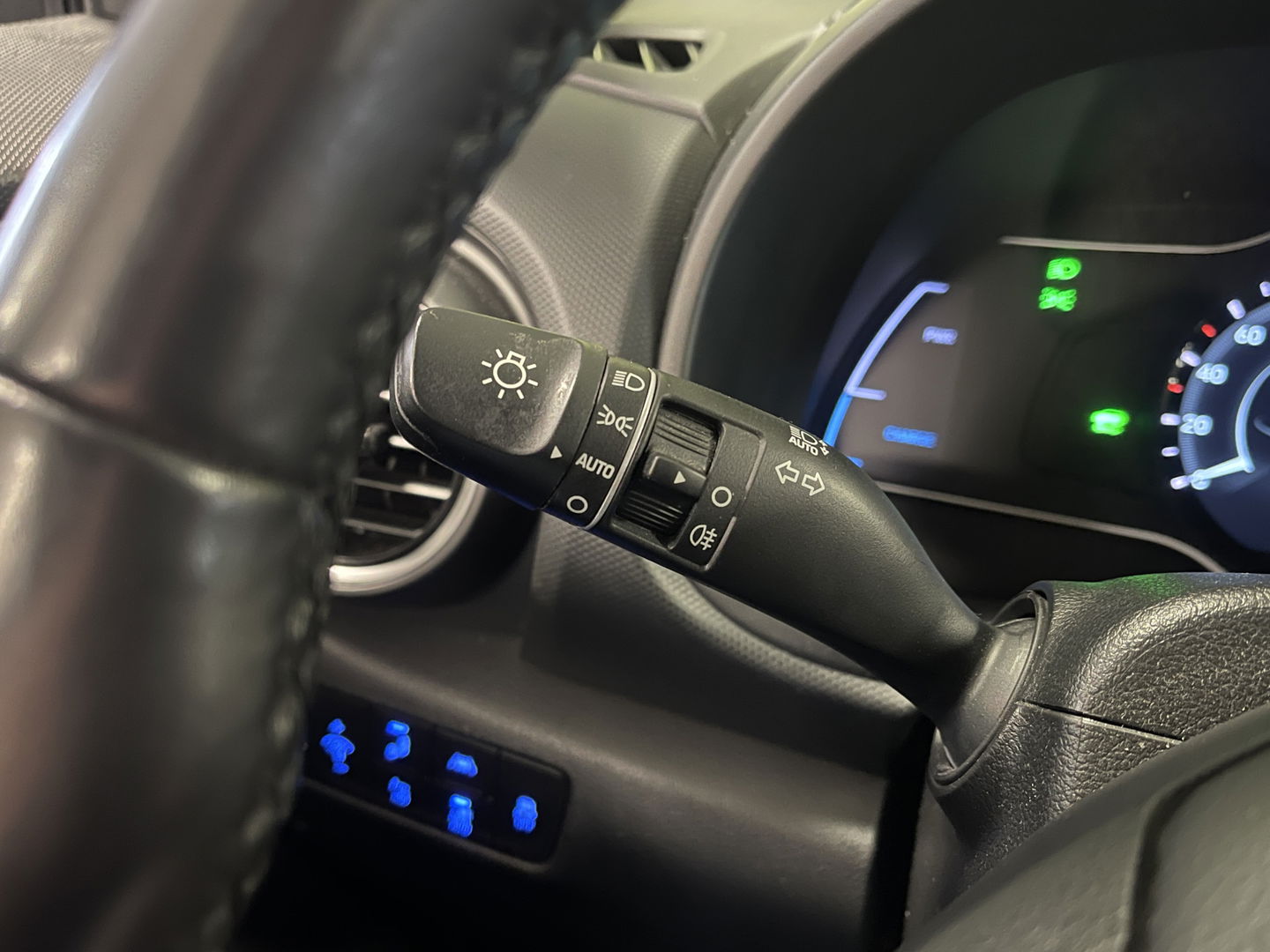 Hyundai KONA EV Comfort 64 kWh 3-Fase | SOH 100% | Adaptive Cruise Control | Achteruitrijcamera | Lederen Bekleding | Parkeersensoren Achter | Stoelverwarming | Keyless | Apple Carplay | Android Auto |