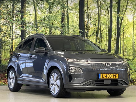 Hyundai KONA EV Comfort 64 kWh 3-Fase | SOH 100% | Adaptive Cruise Control | Achteruitrijcamera | Lederen Bekleding | Parkeersensoren Achter | Stoelverwarming | Keyless | Apple Carplay | Android Auto |