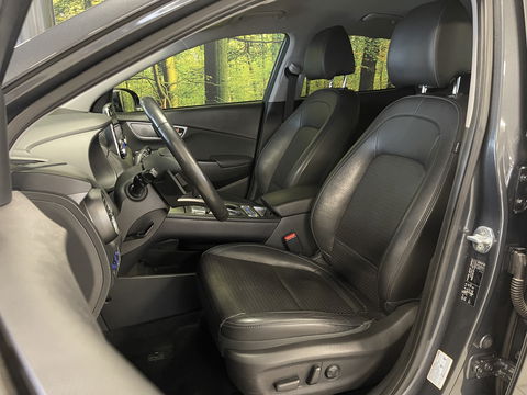 Hyundai KONA EV Comfort 64 kWh 3-Fase | SOH 100% | Adaptive Cruise Control | Achteruitrijcamera | Lederen Bekleding | Parkeersensoren Achter | Stoelverwarming | Keyless | Apple Carplay | Android Auto |