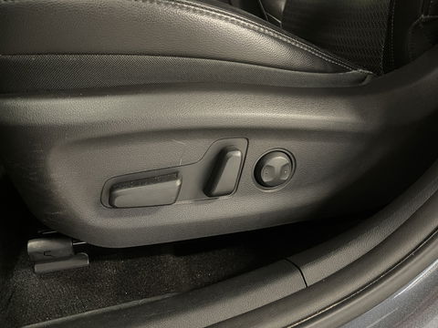 Hyundai KONA EV Comfort 64 kWh 3-Fase | SOH 100% | Adaptive Cruise Control | Achteruitrijcamera | Lederen Bekleding | Parkeersensoren Achter | Stoelverwarming | Keyless | Apple Carplay | Android Auto |