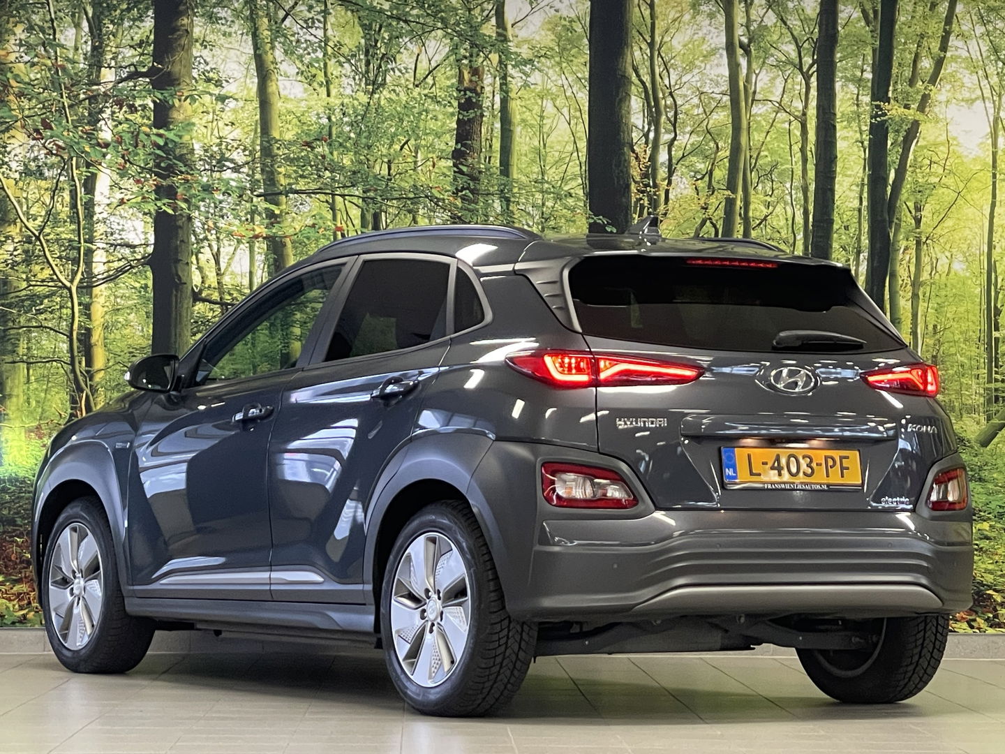 Hyundai KONA EV Comfort 64 kWh 3-Fase | SOH 100% | Adaptive Cruise Control | Achteruitrijcamera | Lederen Bekleding | Parkeersensoren Achter | Stoelverwarming | Keyless | Apple Carplay | Android Auto |