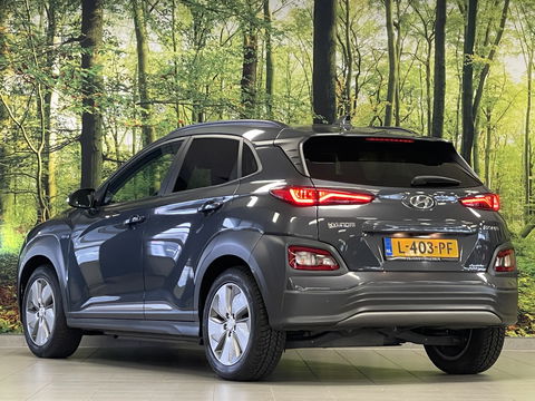 Hyundai KONA EV Comfort 64 kWh 3-Fase | SOH 100% | Adaptive Cruise Control | Achteruitrijcamera | Lederen Bekleding | Parkeersensoren Achter | Stoelverwarming | Keyless | Apple Carplay | Android Auto |
