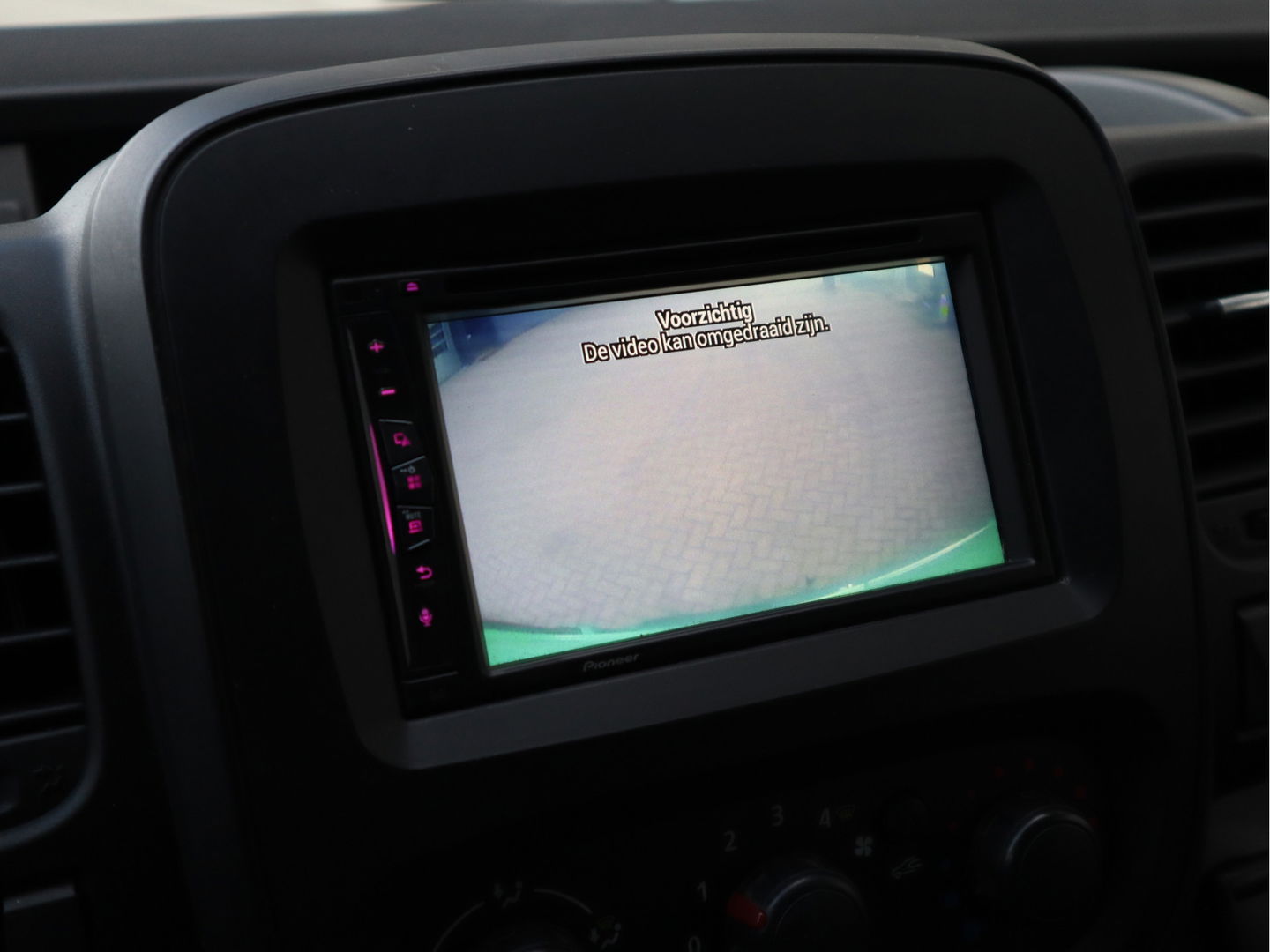 Renault Trafic 1.6 dCi 90pk L2 Lang - 2x Schuifdr. - Imperiaal - Trekhaak - Camera