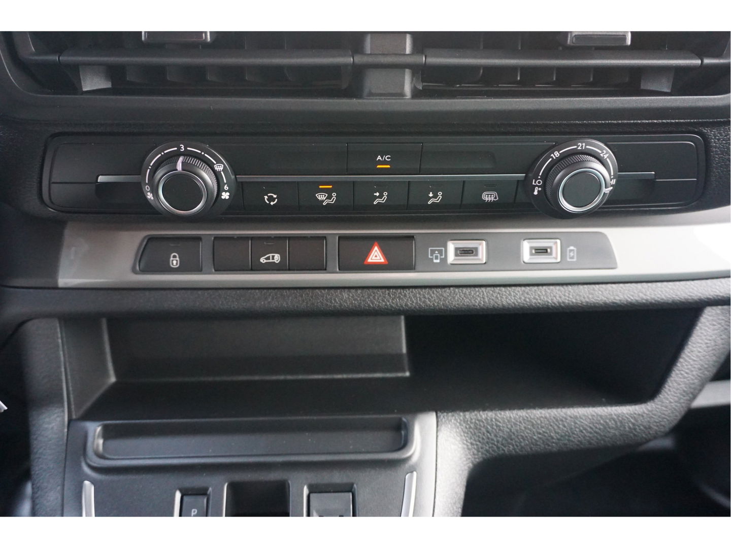 Citroën Jumpy 2.0D 180PK EAT8 Automaat L3H1 BPM VRIJ!! Apple CP/Android A, Camera, Cruise!! Nr. C872*