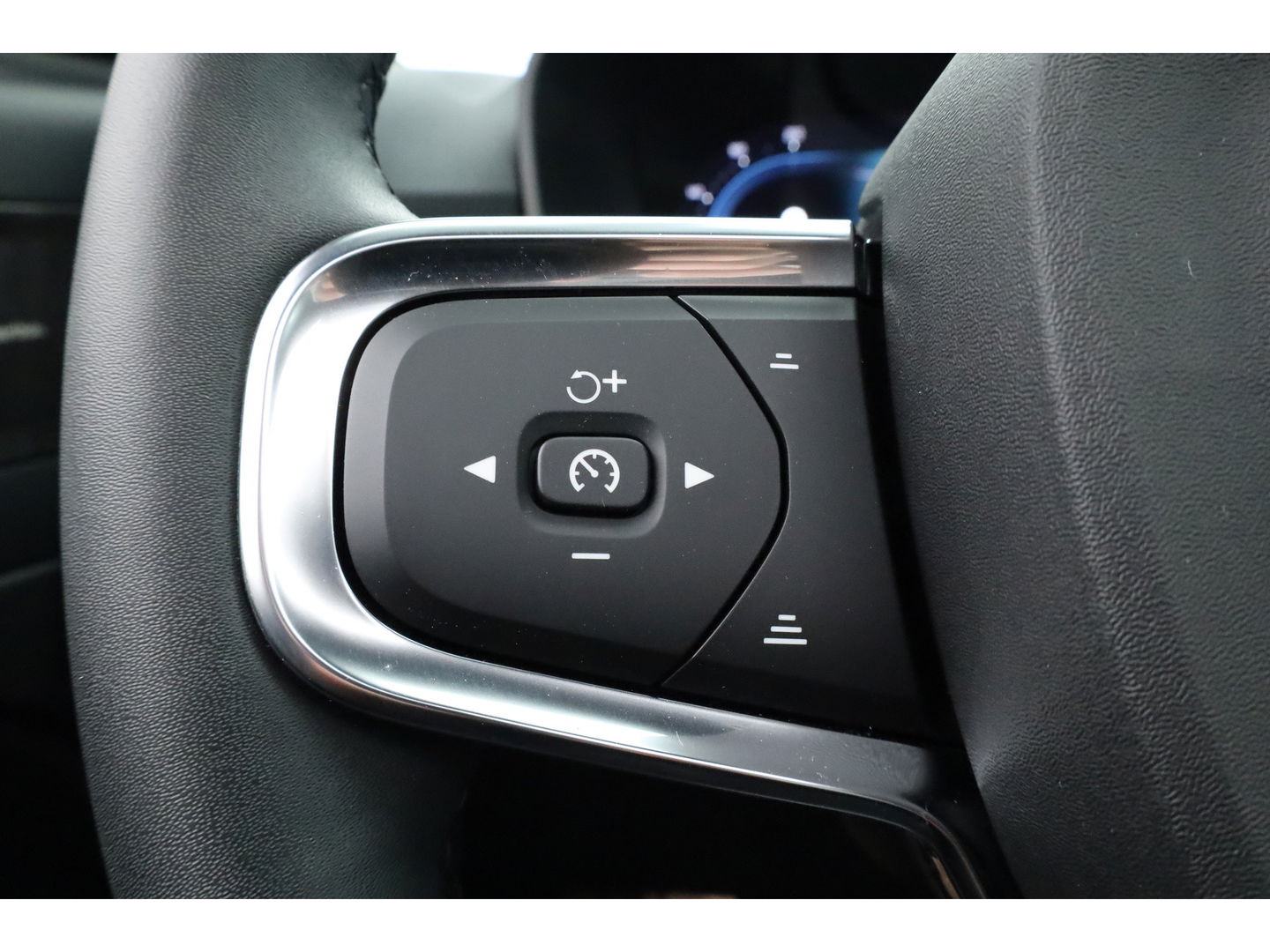 Volvo XC40 Single Motor Ultimate | Pano-dak | ACC | Blis | 360 Camera | H&K Audio | Memory stoelen |