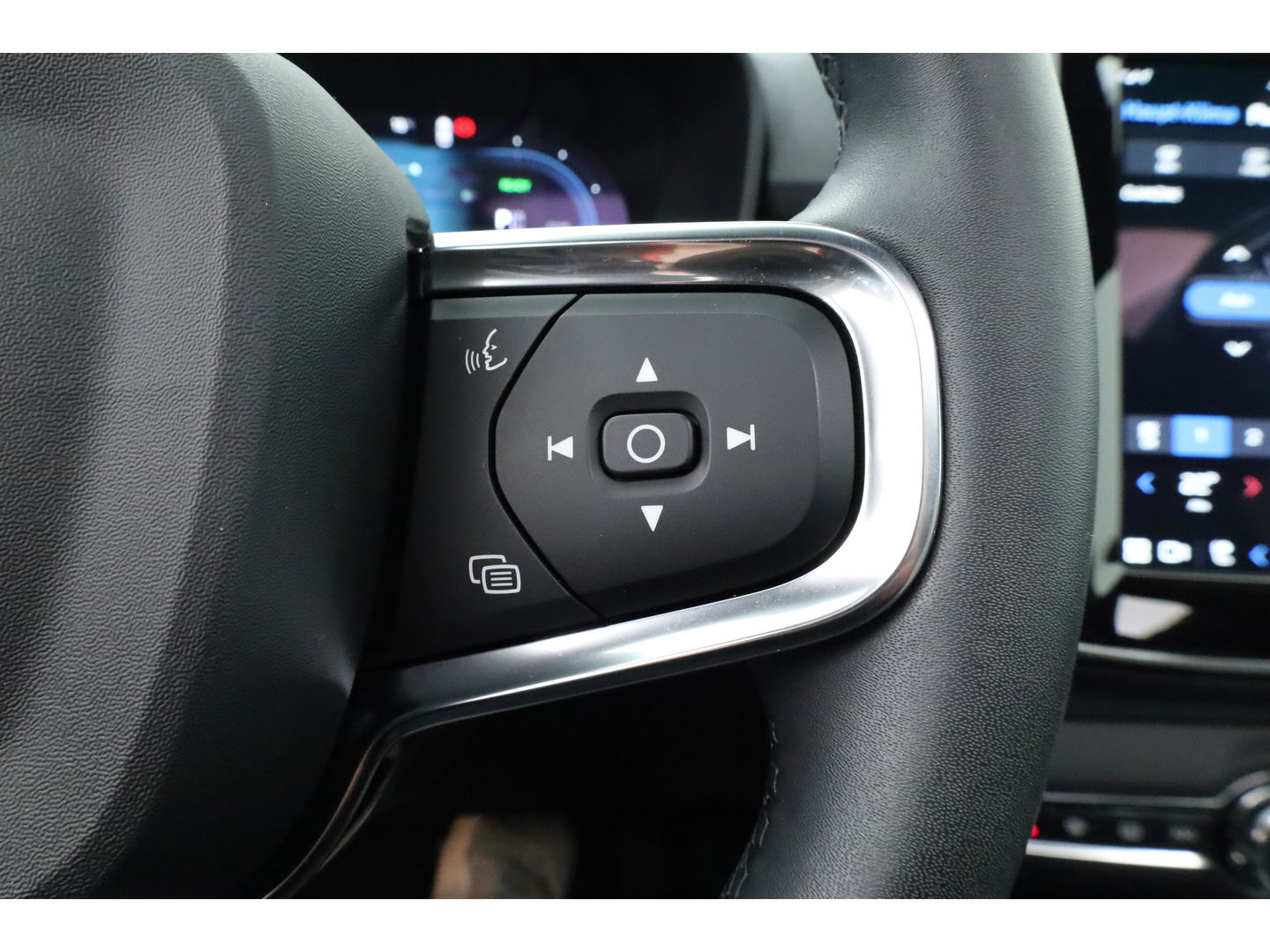 Volvo XC40 Single Motor Ultimate | Pano-dak | ACC | Blis | 360 Camera | H&K Audio | Memory stoelen |