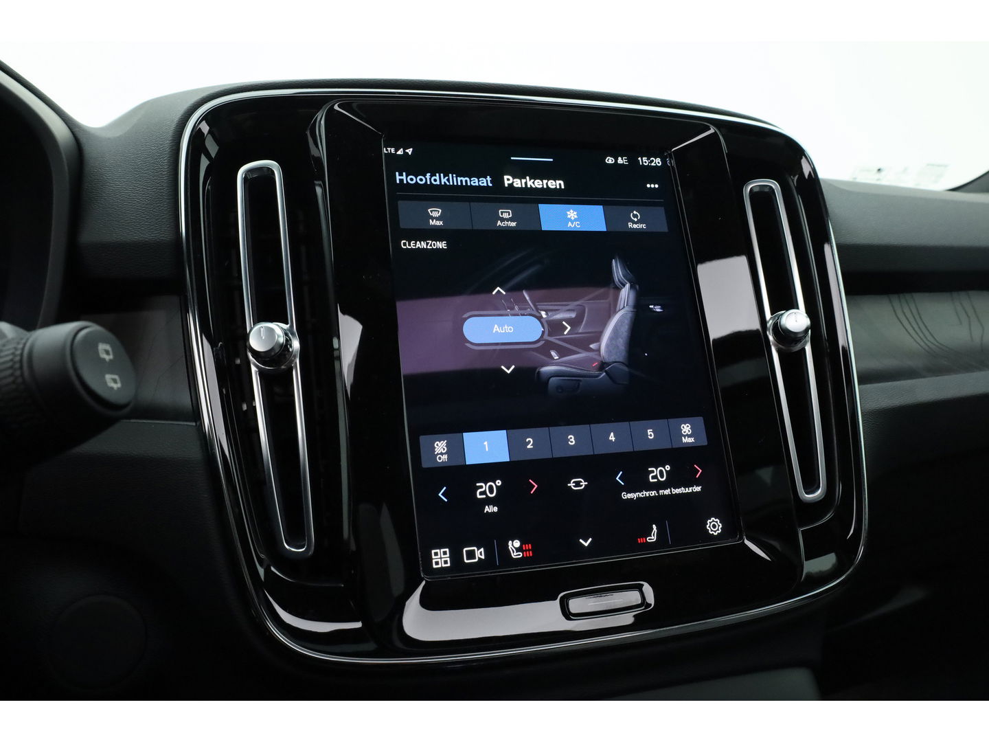 Volvo XC40 Single Motor Ultimate | Pano-dak | ACC | Blis | 360 Camera | H&K Audio | Memory stoelen |