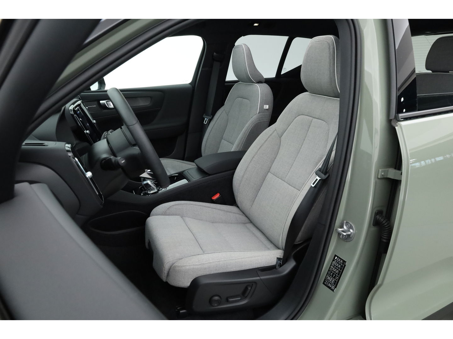 Volvo XC40 Single Motor Ultimate | Pano-dak | ACC | Blis | 360 Camera | H&K Audio | Memory stoelen |