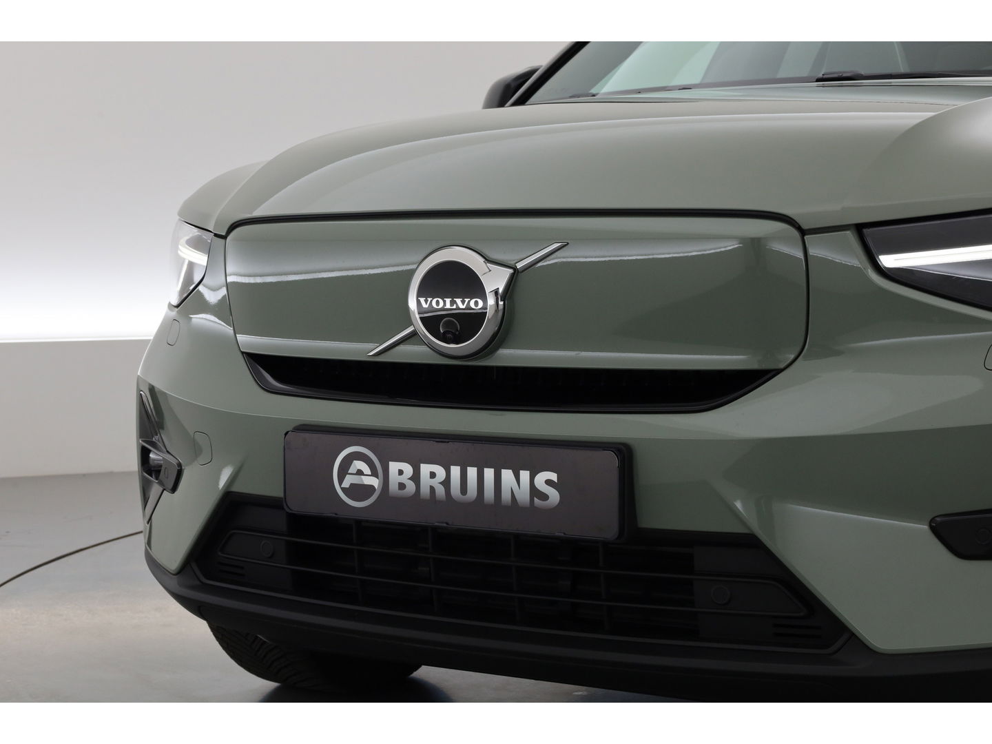 Volvo XC40 Single Motor Ultimate | Pano-dak | ACC | Blis | 360 Camera | H&K Audio | Memory stoelen |