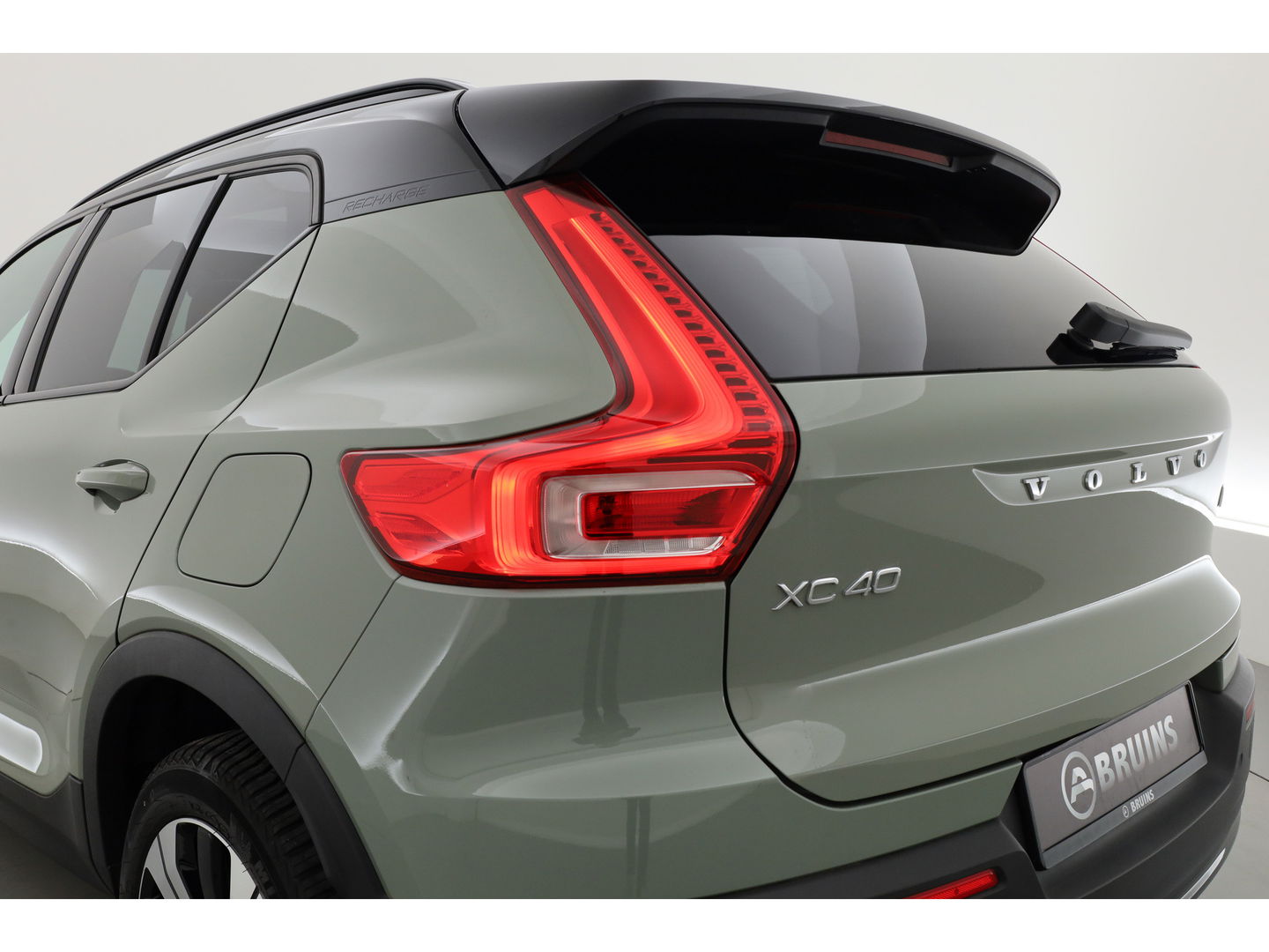 Volvo XC40 Single Motor Ultimate | Pano-dak | ACC | Blis | 360 Camera | H&K Audio | Memory stoelen |