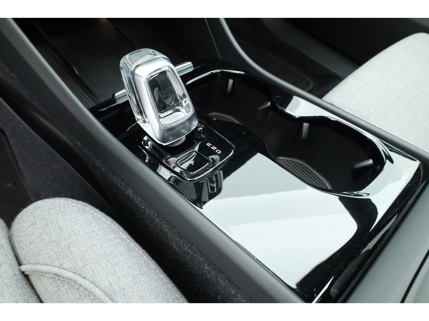 Volvo XC40 Single Motor Ultimate | Pano-dak | ACC | Blis | 360 Camera | H&K Audio | Memory stoelen |