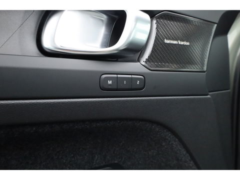 Volvo XC40 Single Motor Ultimate | Pano-dak | ACC | Blis | 360 Camera | H&K Audio | Memory stoelen |