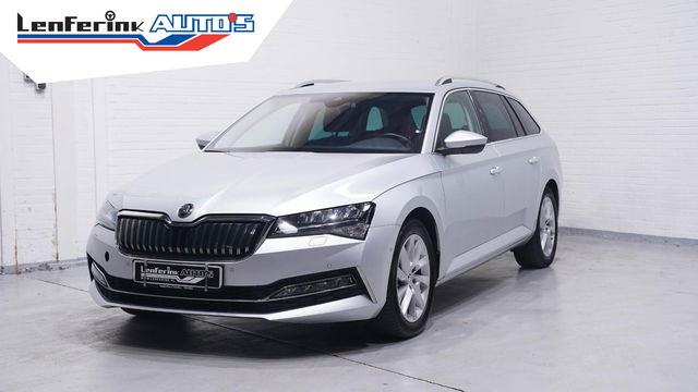 Škoda Superb - Combi 1.4 TSI iV Style Navi Leder/alcantara Camera Stoel- en voorruitverwarming Apple Carplay Clima