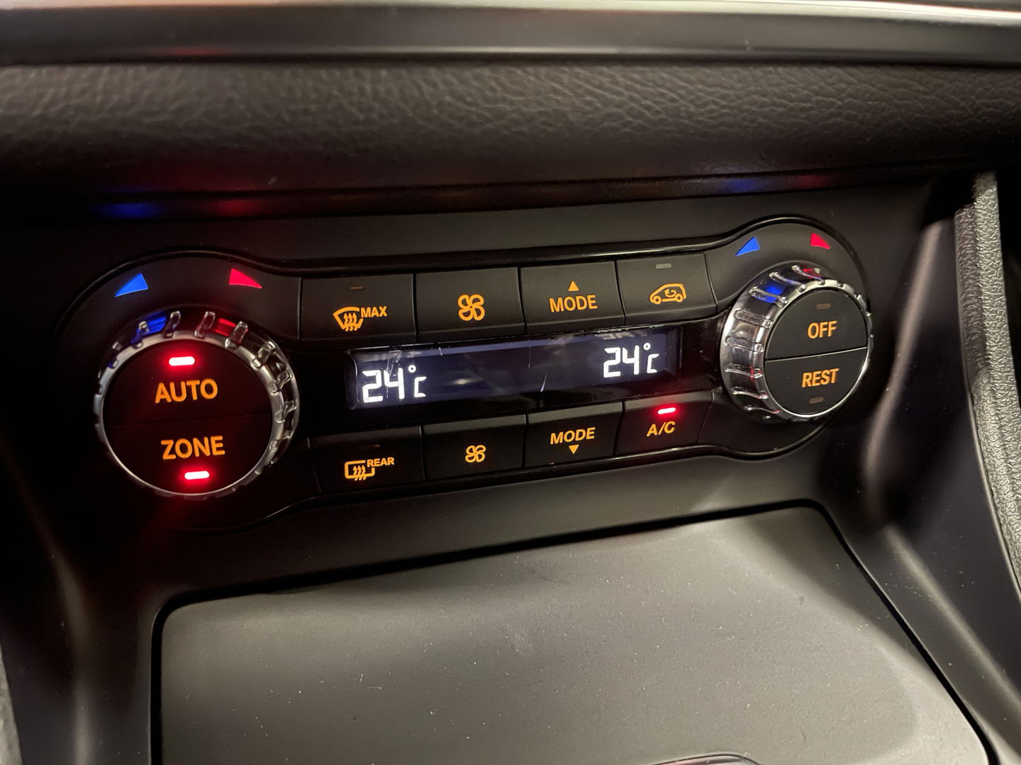 Mercedes-Benz CLA-Klasse Shooting Brake 180 Lease Edition Ambition | Lichtmetaal 18'' | Cruise Control | Airconditioning | Stoelverwarming | Achteruitrijcamera | Stop & Go | Navigatie |