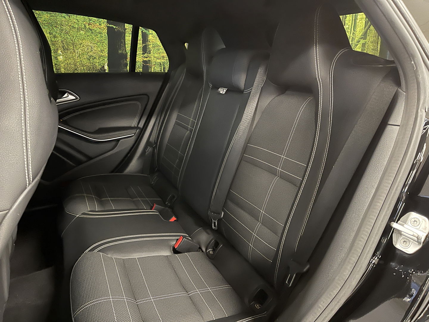 Mercedes-Benz CLA-Klasse Shooting Brake 180 Lease Edition Ambition | Lichtmetaal 18'' | Cruise Control | Airconditioning | Stoelverwarming | Achteruitrijcamera | Stop & Go | Navigatie |