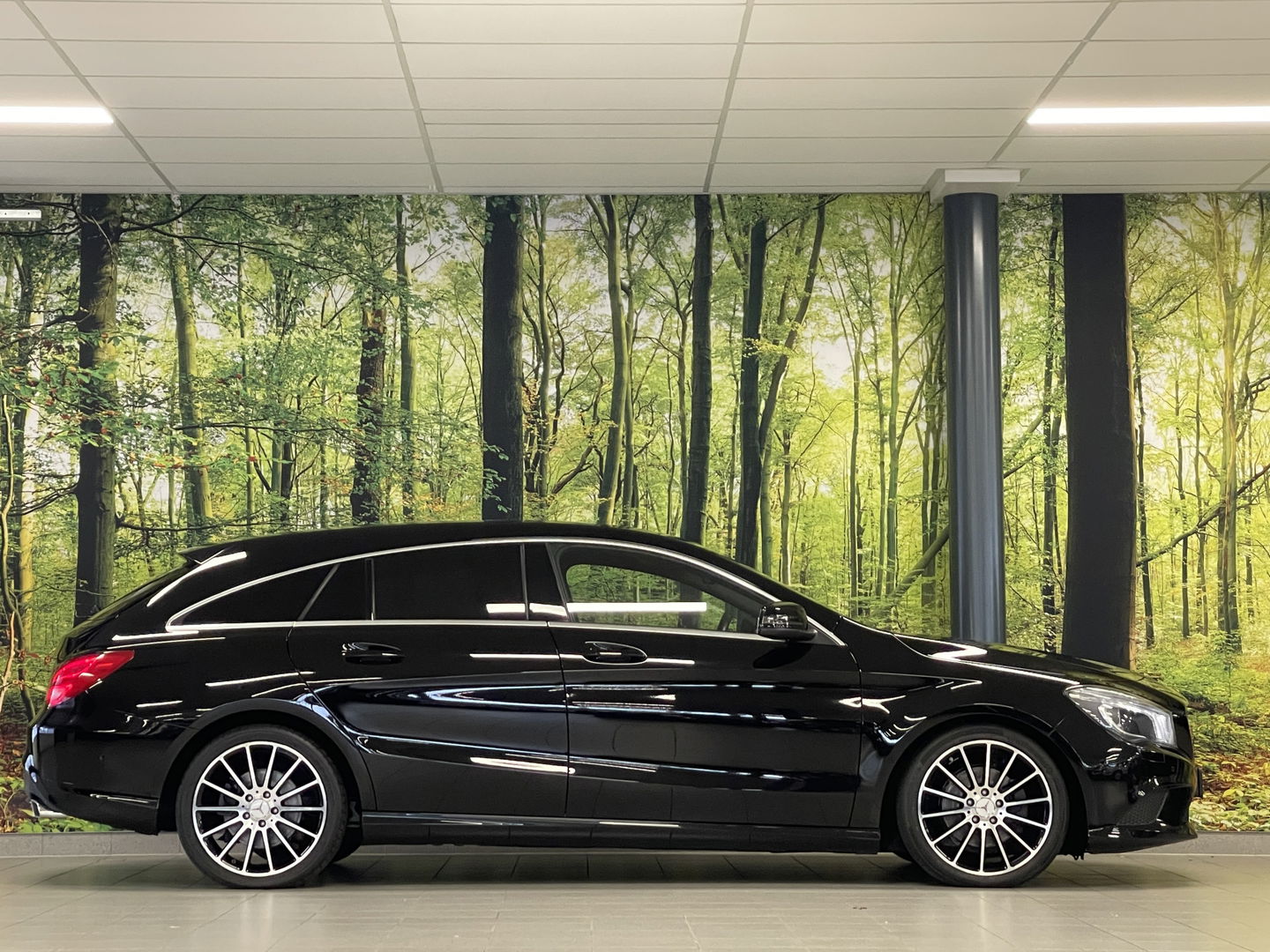 Mercedes-Benz CLA-Klasse Shooting Brake 180 Lease Edition Ambition | Lichtmetaal 18'' | Cruise Control | Airconditioning | Stoelverwarming | Achteruitrijcamera | Stop & Go | Navigatie |