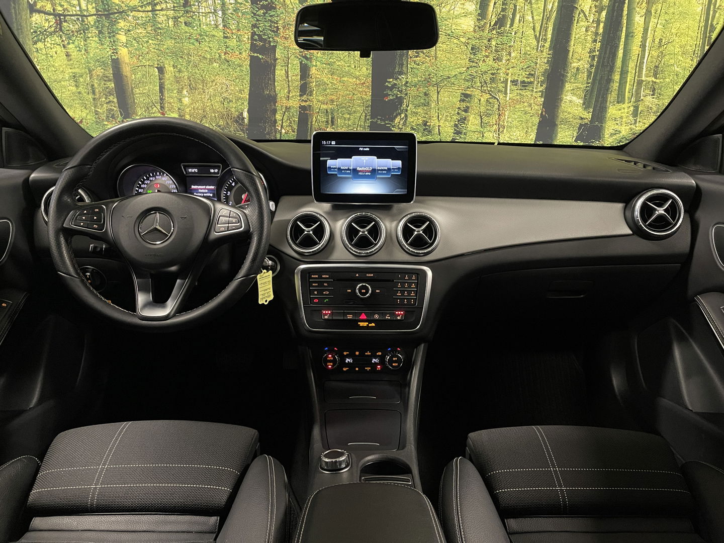 Mercedes-Benz CLA-Klasse Shooting Brake 180 Lease Edition Ambition | Lichtmetaal 18'' | Cruise Control | Airconditioning | Stoelverwarming | Achteruitrijcamera | Stop & Go | Navigatie |