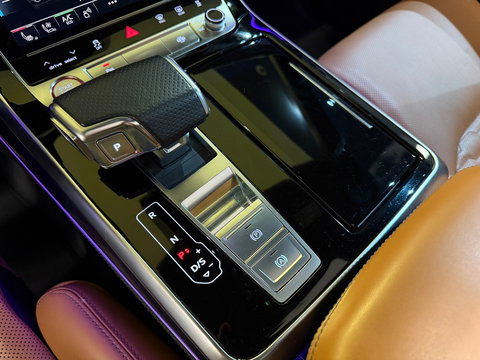 Audi RSQ8 4.0 TFSI quattro Pano|Ceramic|B&O 3D|HuD|Trekhaak