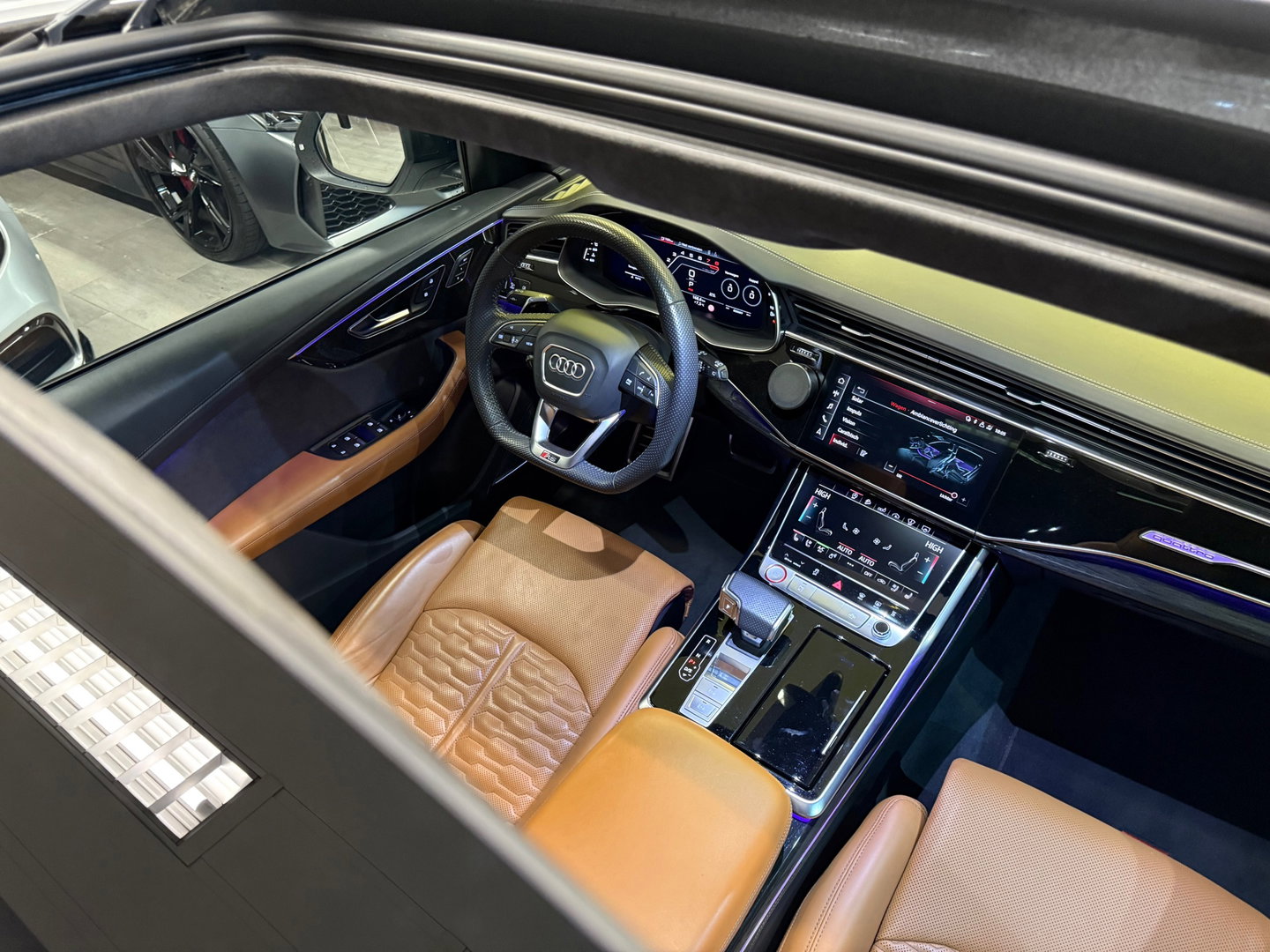 Audi RSQ8 4.0 TFSI quattro Pano|Ceramic|B&O 3D|HuD|Trekhaak