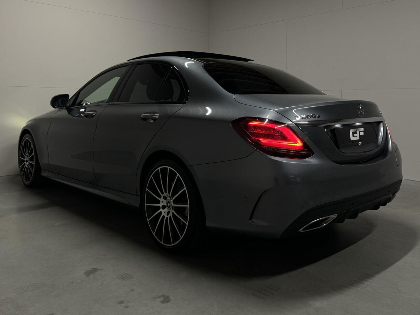 Mercedes-Benz C-Klasse 300e 4MATIC AMG Pano Burmester 360° Luchtvering