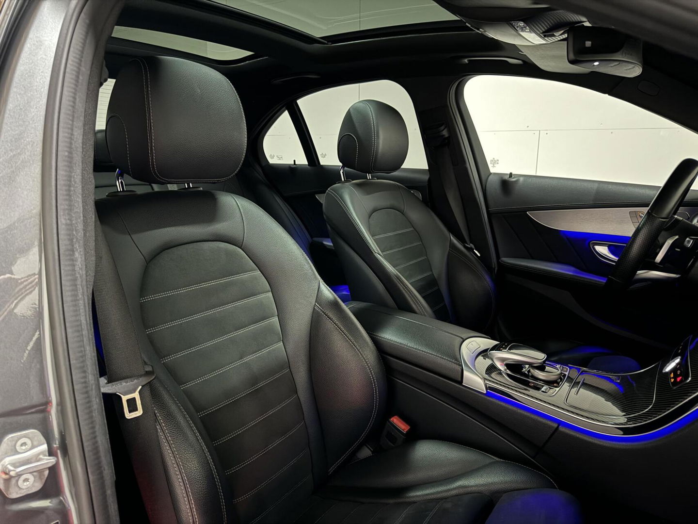 Mercedes-Benz C-Klasse 300e 4MATIC AMG Pano Burmester 360° Luchtvering