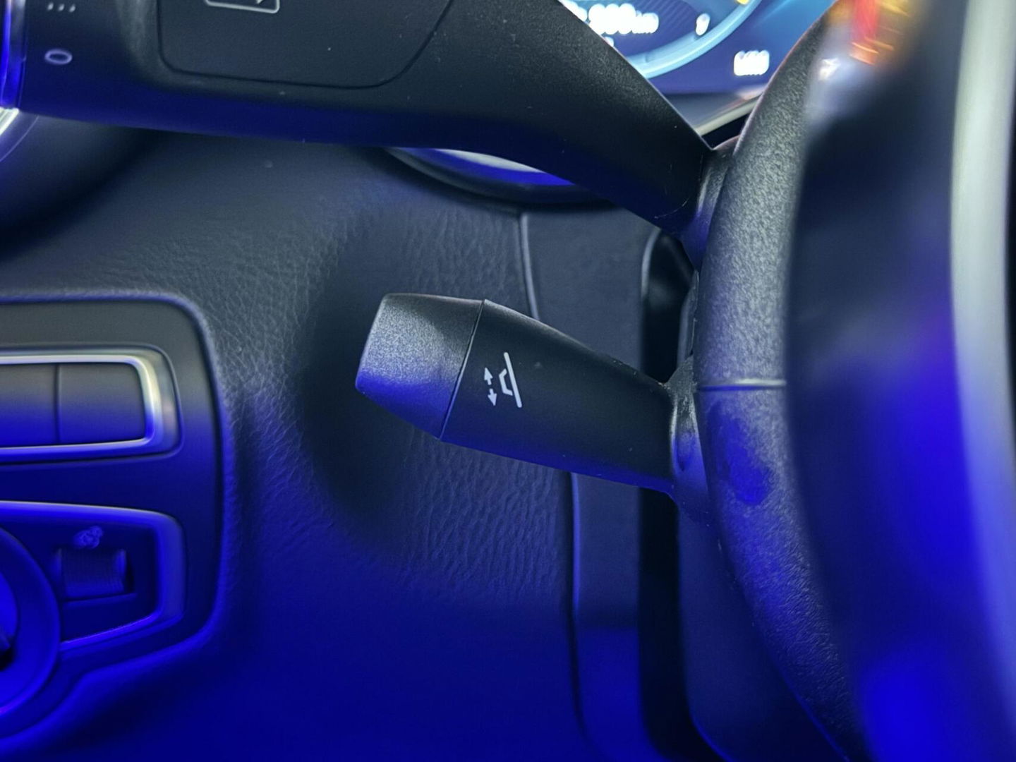 Mercedes-Benz C-Klasse 300e 4MATIC AMG Pano Burmester 360° Luchtvering