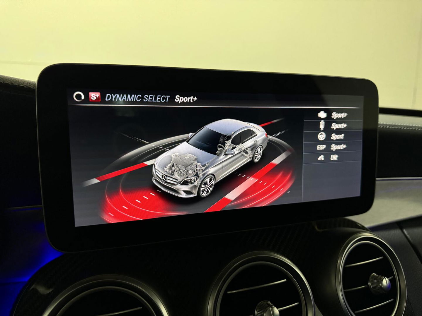 Mercedes-Benz C-Klasse 300e 4MATIC AMG Pano Burmester 360° Luchtvering