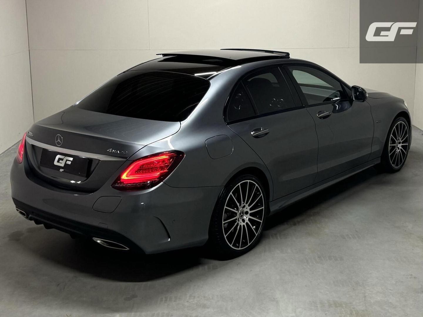 Mercedes-Benz C-Klasse 300e 4MATIC AMG Pano Burmester 360° Luchtvering