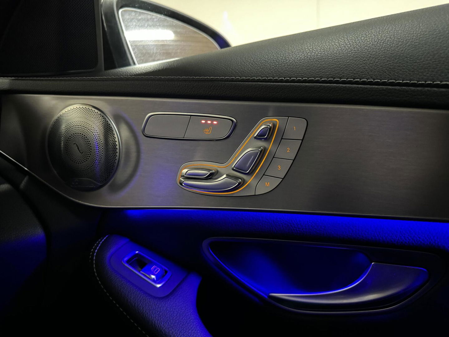 Mercedes-Benz C-Klasse 300e 4MATIC AMG Pano Burmester 360° Luchtvering