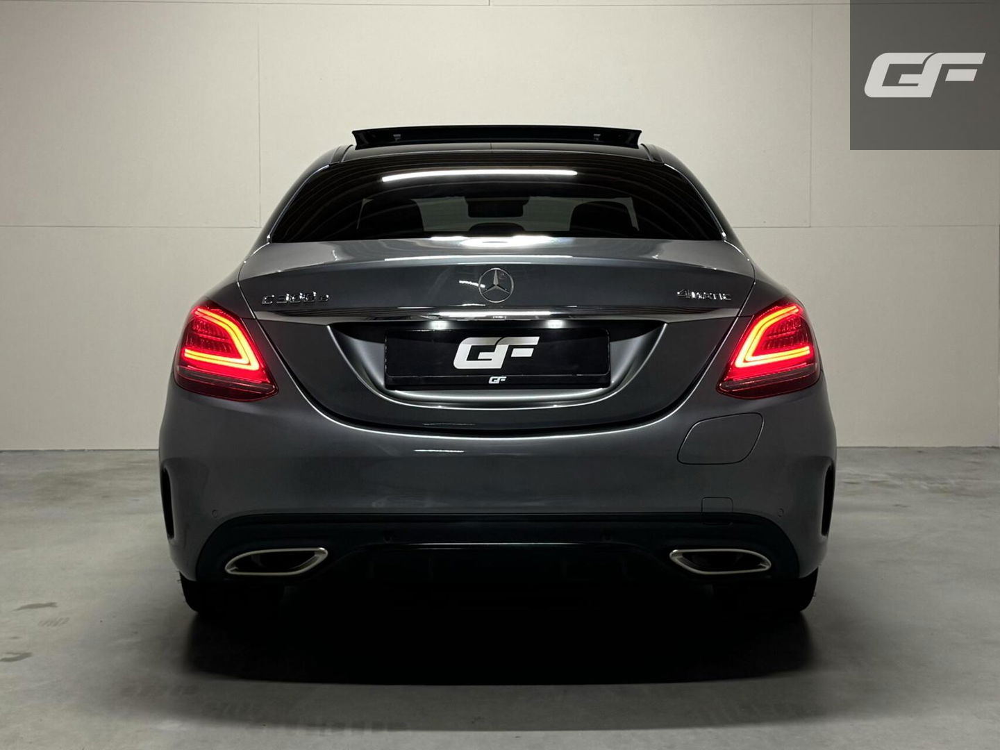 Mercedes-Benz C-Klasse 300e 4MATIC AMG Pano Burmester 360° Luchtvering