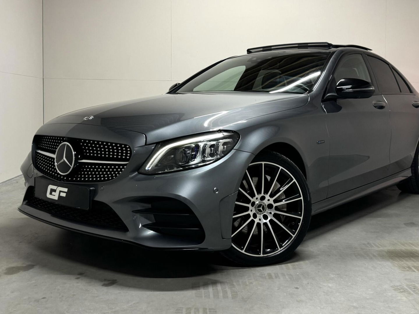 Mercedes-Benz C-Klasse 300e 4MATIC AMG Pano Burmester 360° Luchtvering