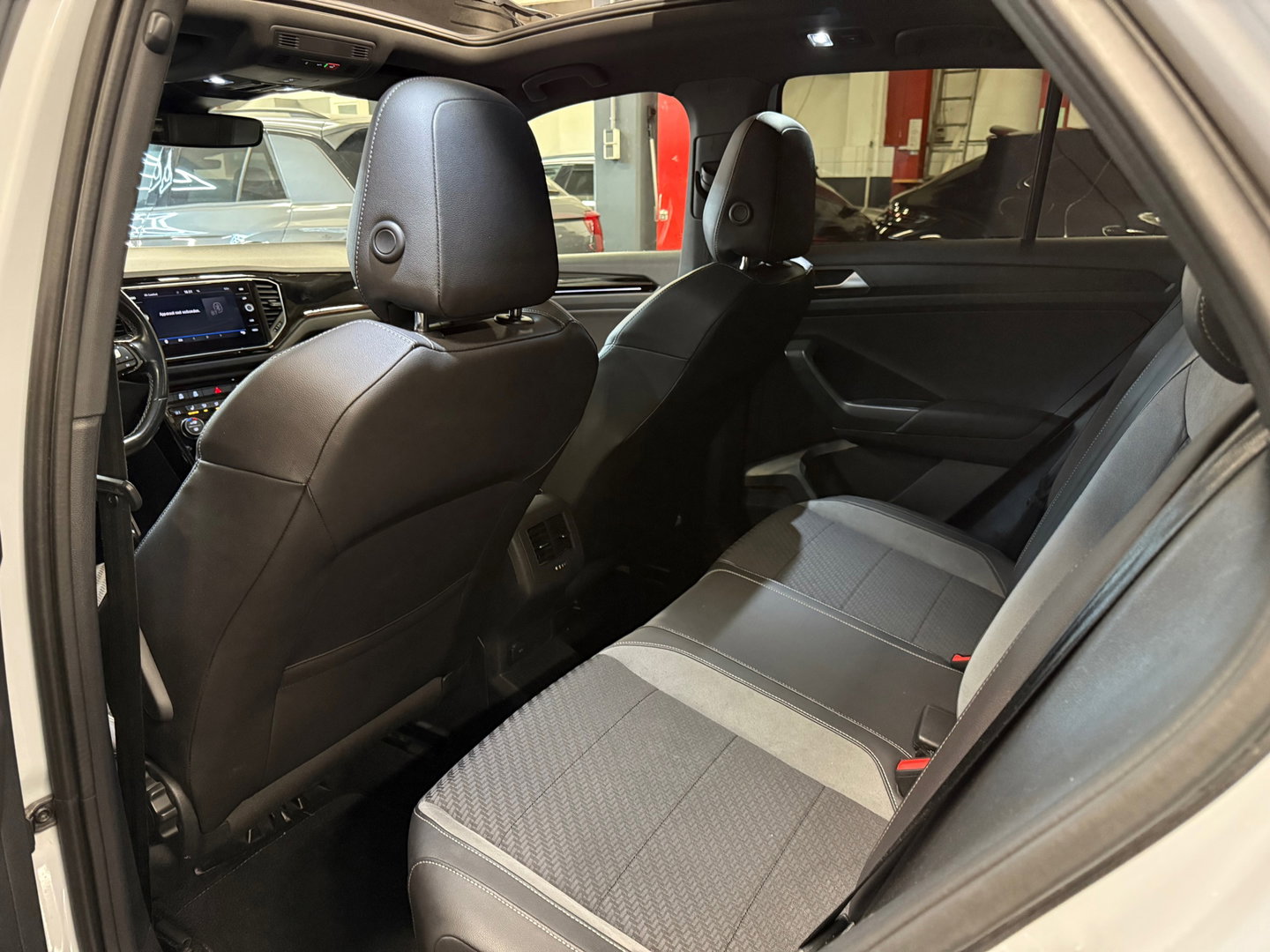 Volkswagen T-Roc 2.0 TSI 4Motion R Pano|Beats|Keyles|CarPlay